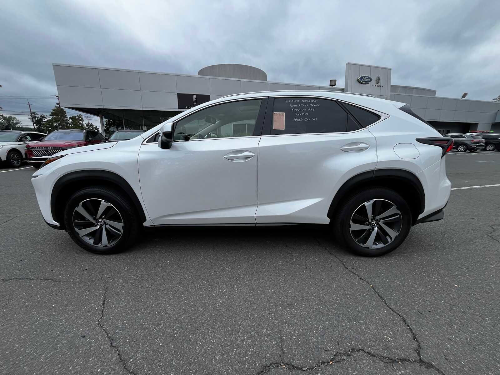 2018 Lexus NX 300 Luxury photo 4
