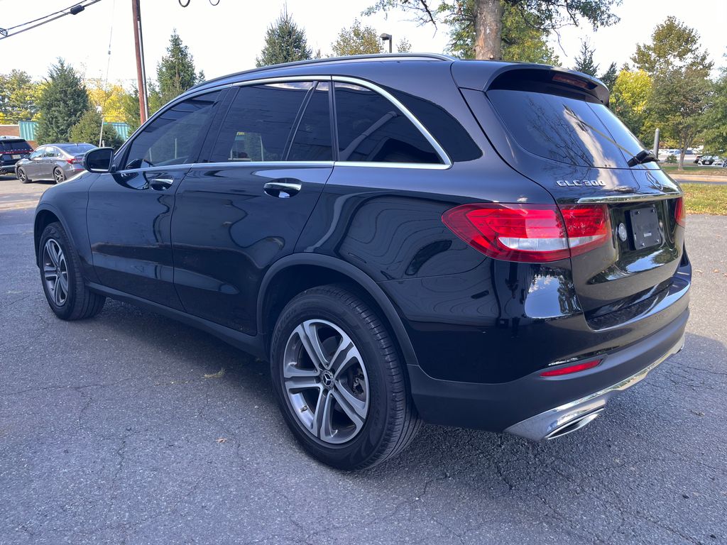 2019 Mercedes Benz GLC 300 4MATIC photo 4
