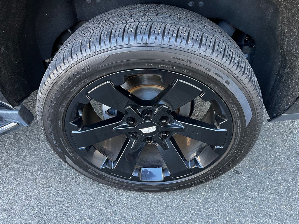 2019 Cadillac Escalade Luxury photo 4