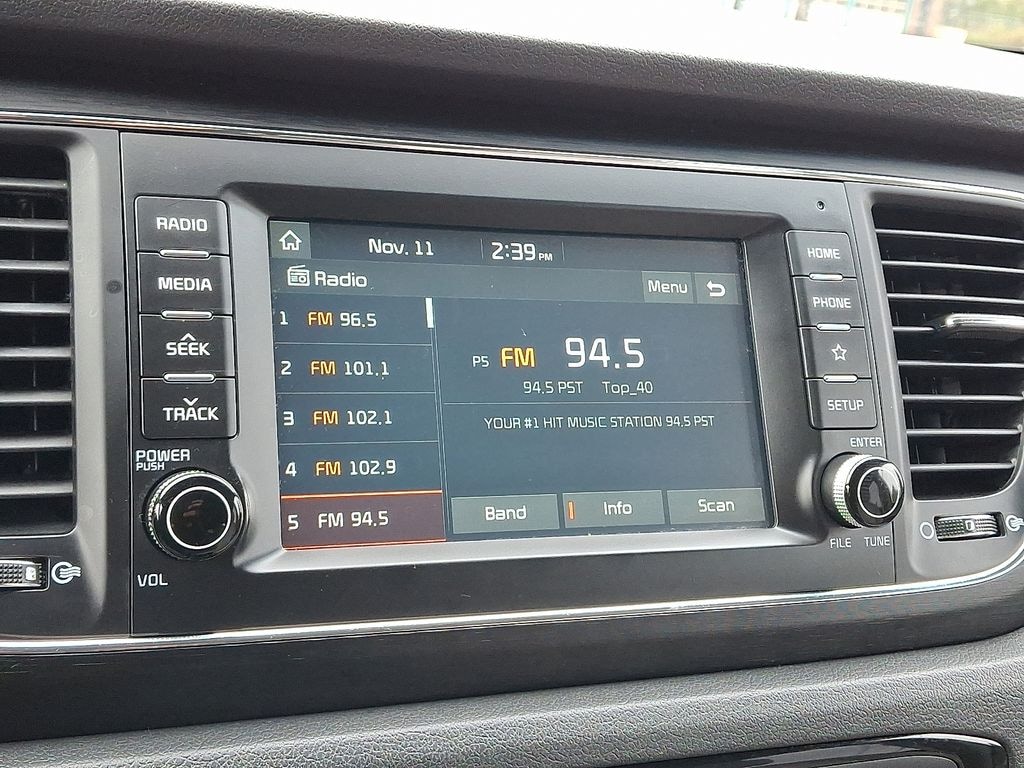 Used 2021 Kia Sedona LX Van Passenger Van