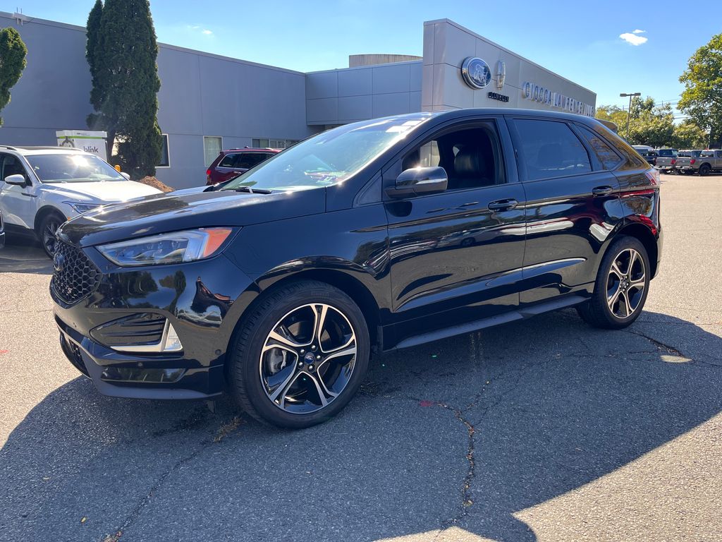 2019 Ford Edge ST photo 3