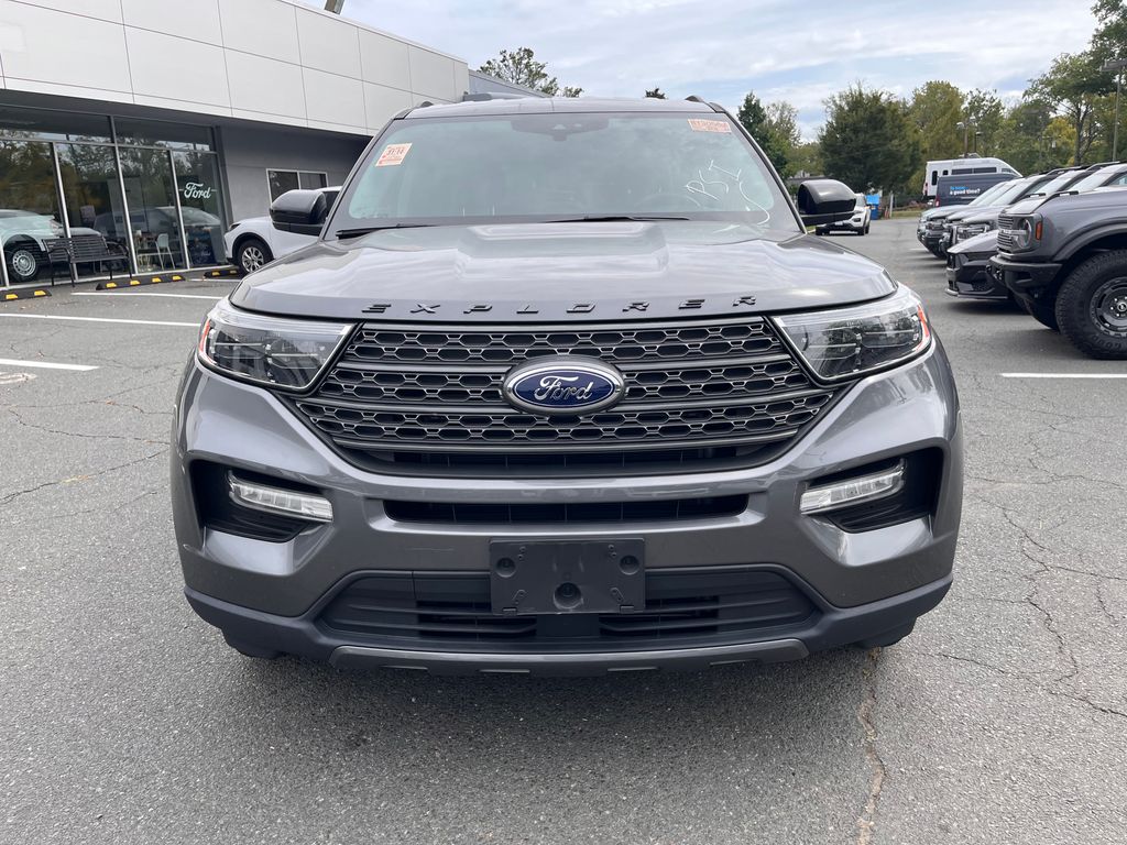 2022 Ford Explorer XLT photo 2