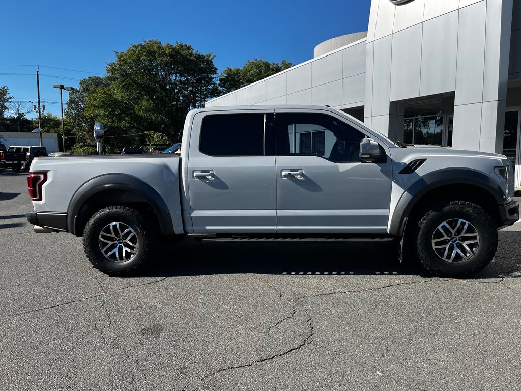 2017 Ford F-150 Raptor photo 2