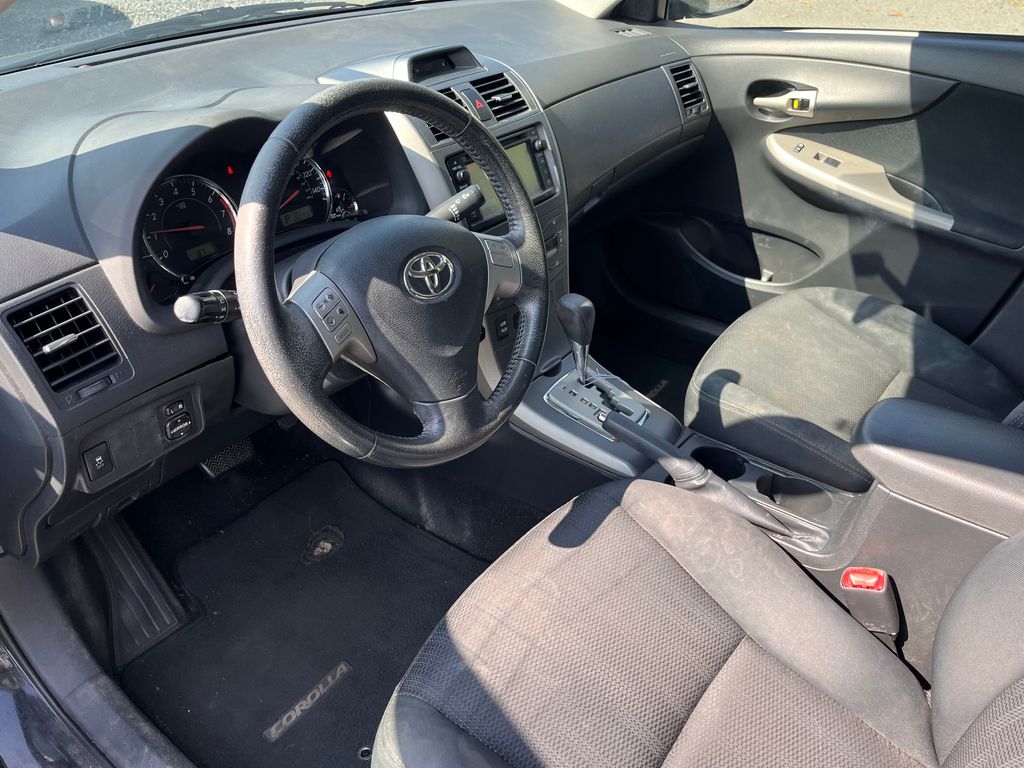 2013 Toyota Corolla S photo 2