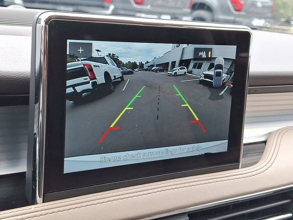 2021 Lincoln Corsair Standard photo 4