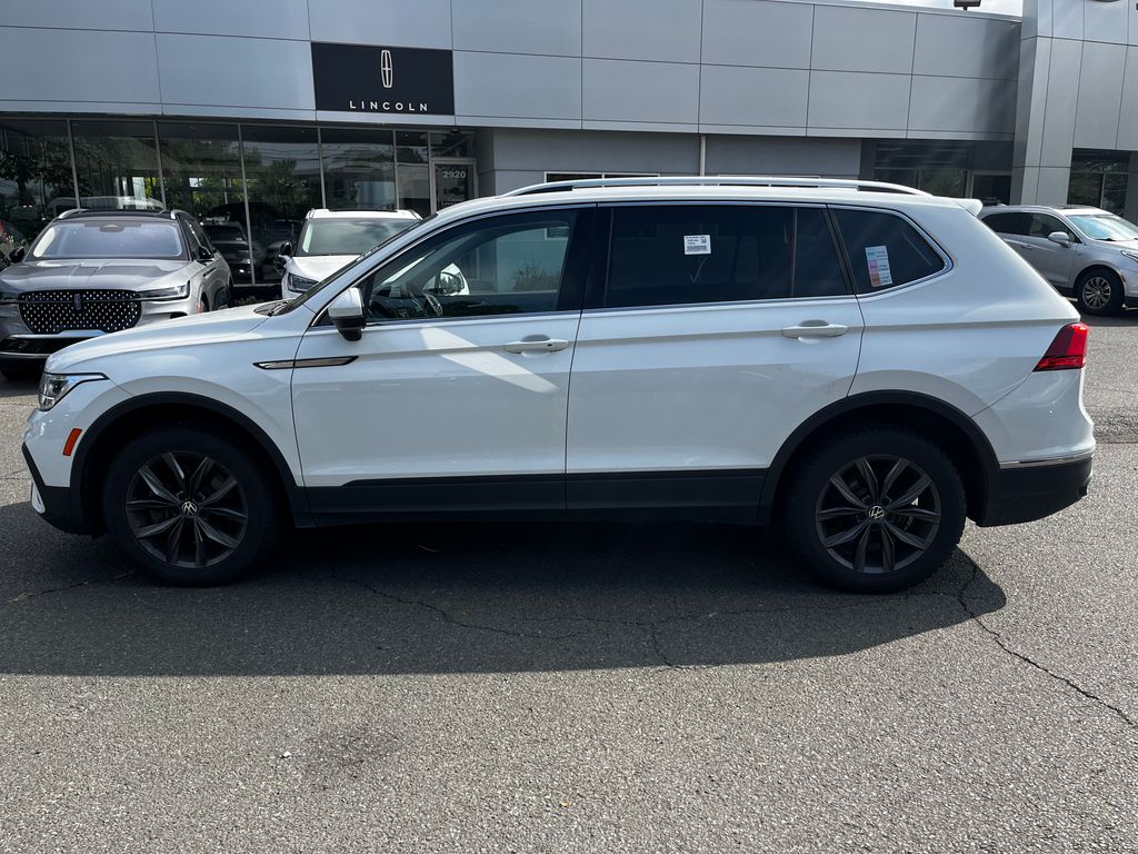 2022 Volkswagen Tiguan SE photo 3