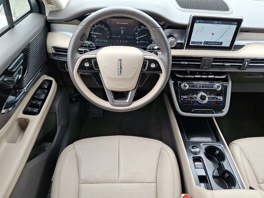 2021 Lincoln Corsair Standard photo 2