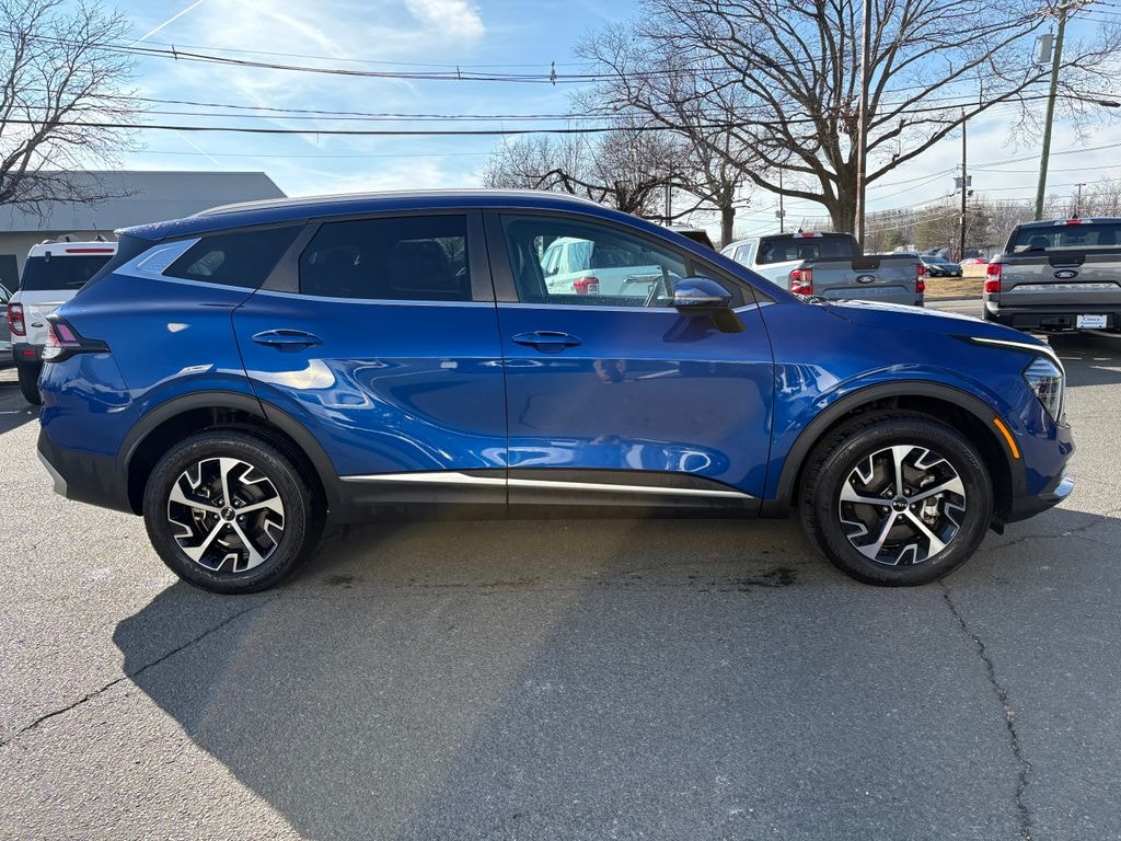 Used 2024 Kia Sportage EX SUV