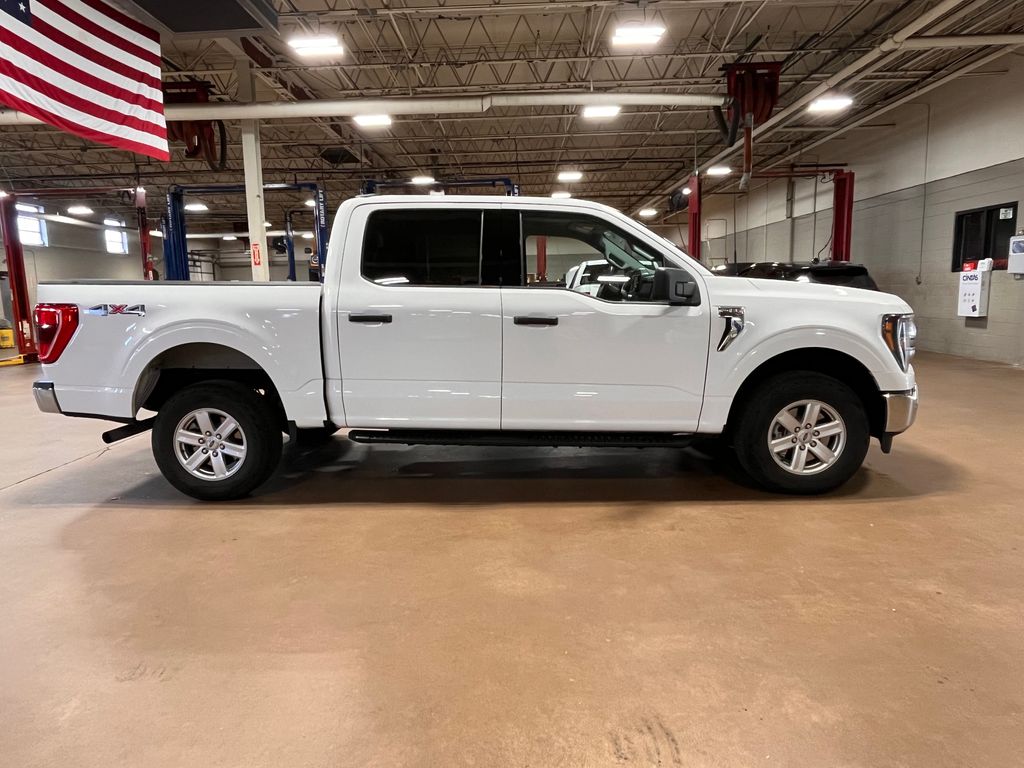 2023 Ford F-150 XLT photo 3