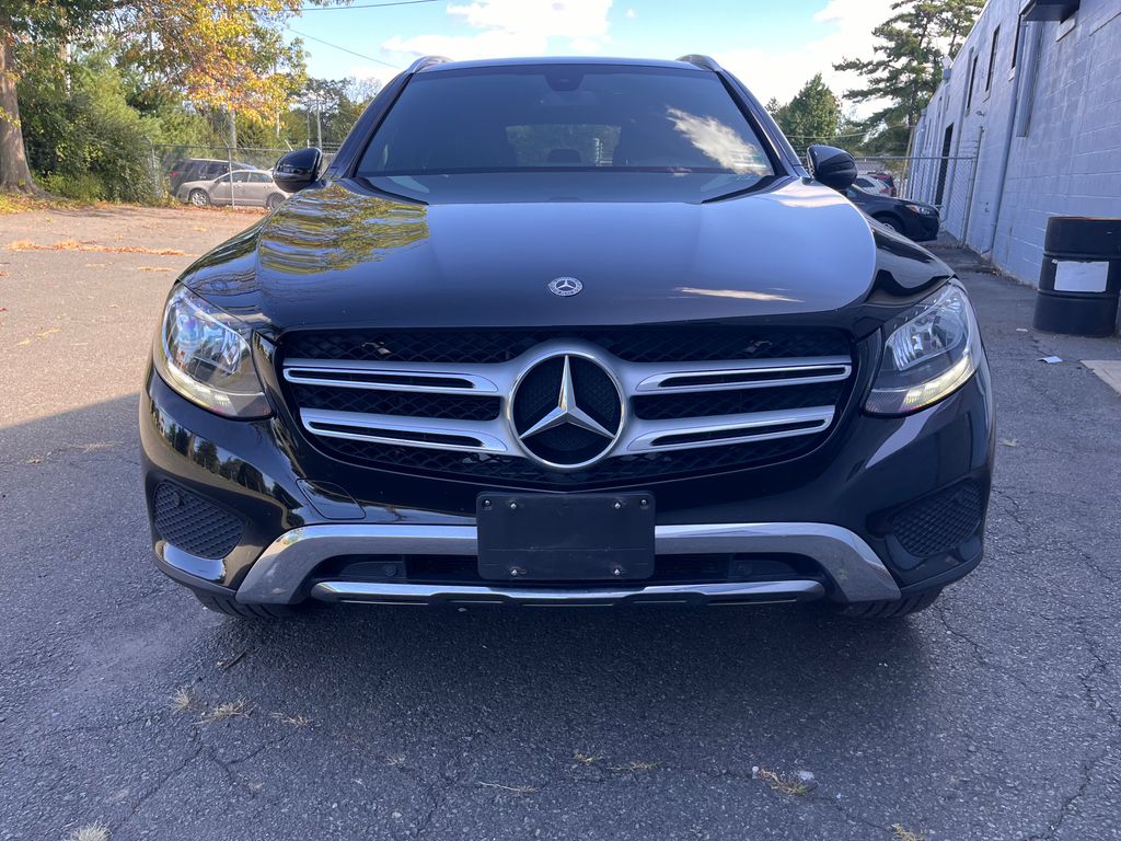 2019 Mercedes Benz GLC 300 4MATIC photo 3