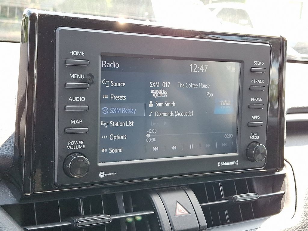 2021 Toyota RAV4 XLE photo 2