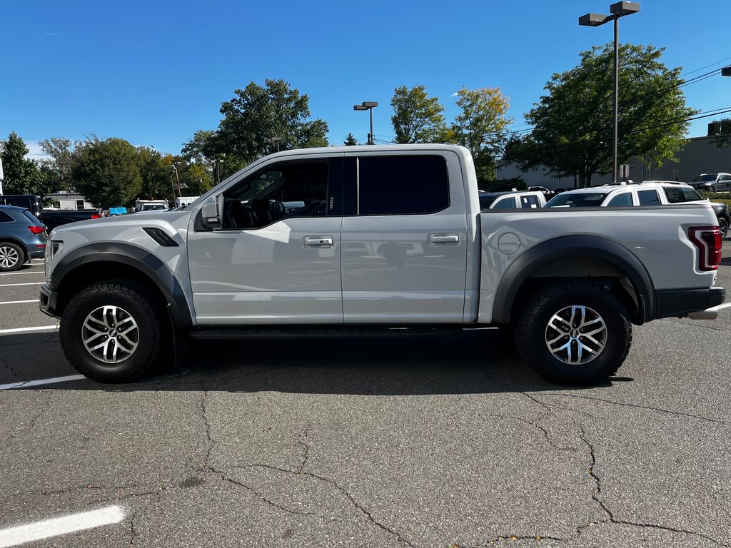 2017 Ford F-150 Raptor photo 4