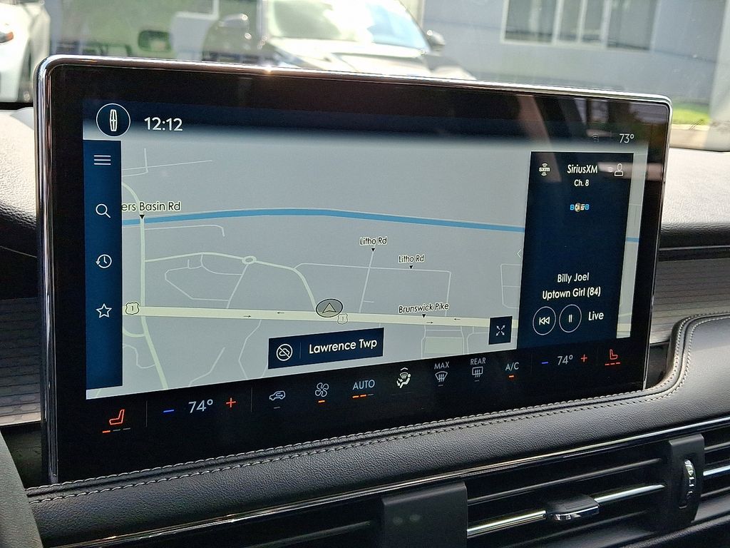 2023 Lincoln Corsair Standard photo 2
