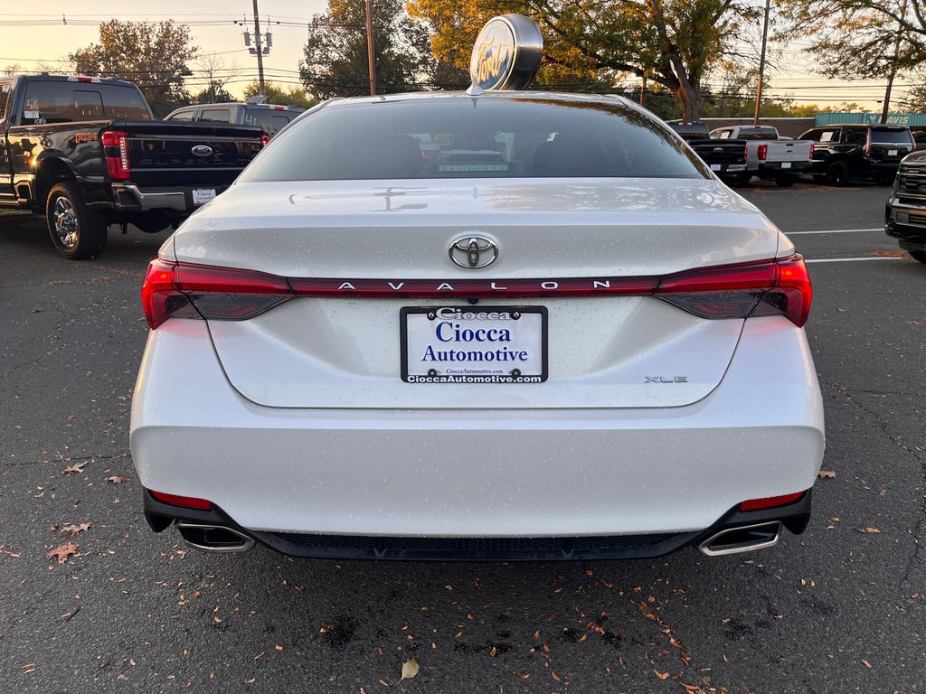 2022 Toyota Avalon XLE photo 4