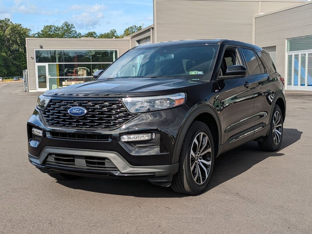 2022 Ford Explorer ST-Line photo 3