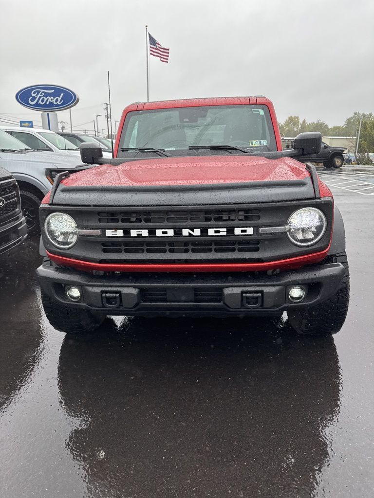 2023 Ford Bronco Black Diamond photo 2