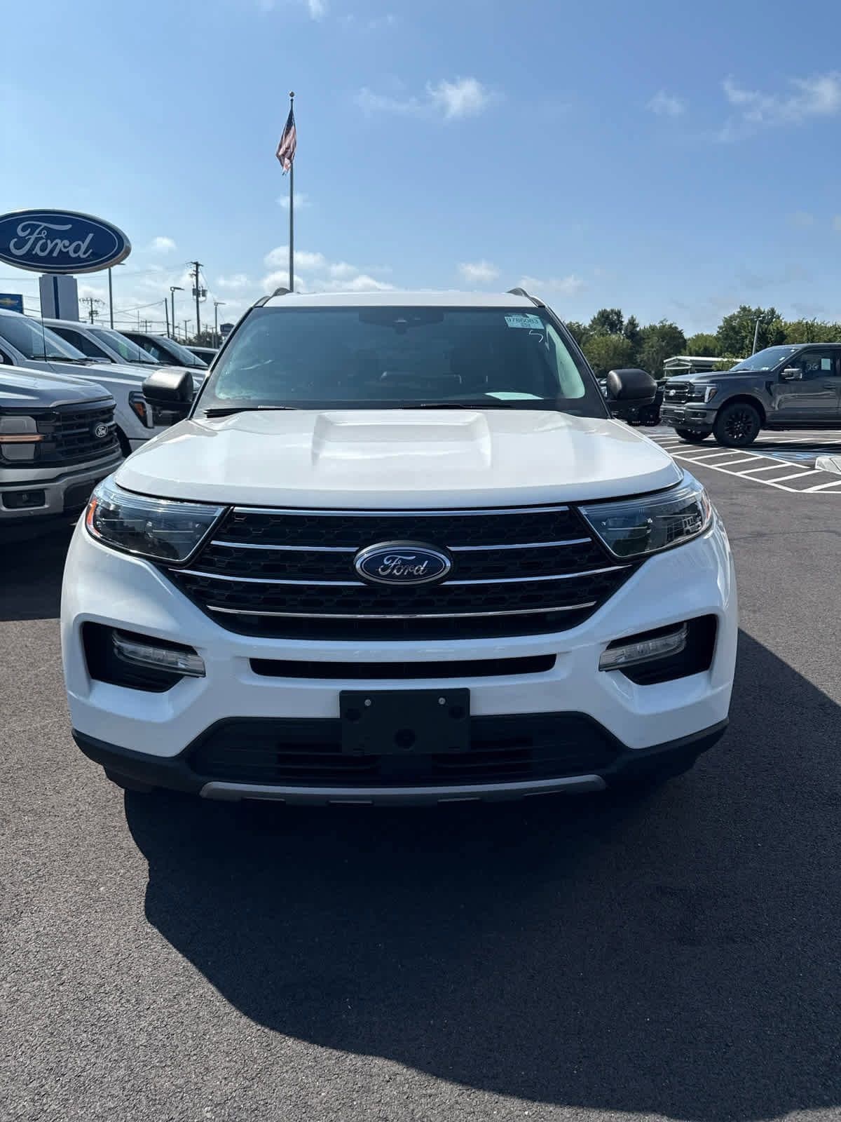 2022 Ford Explorer XLT photo 2