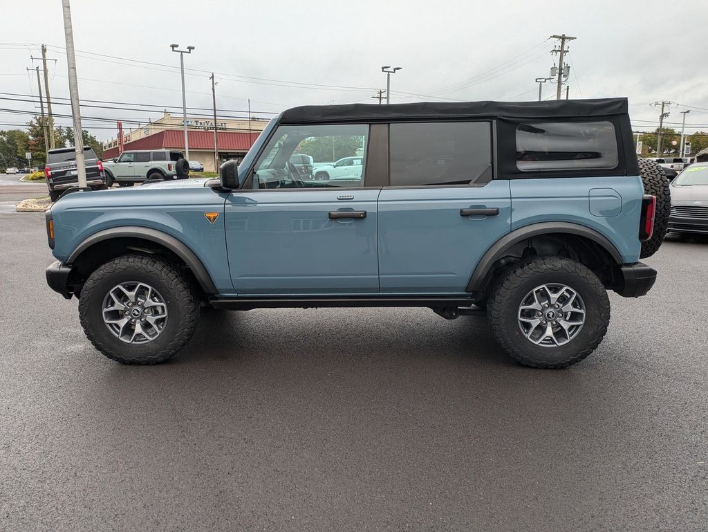 2022 Ford Bronco Badlands photo 4