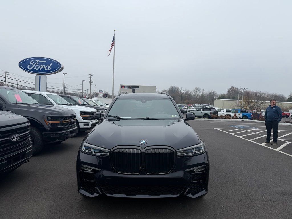 2021 Bmw X7 M50i photo 2