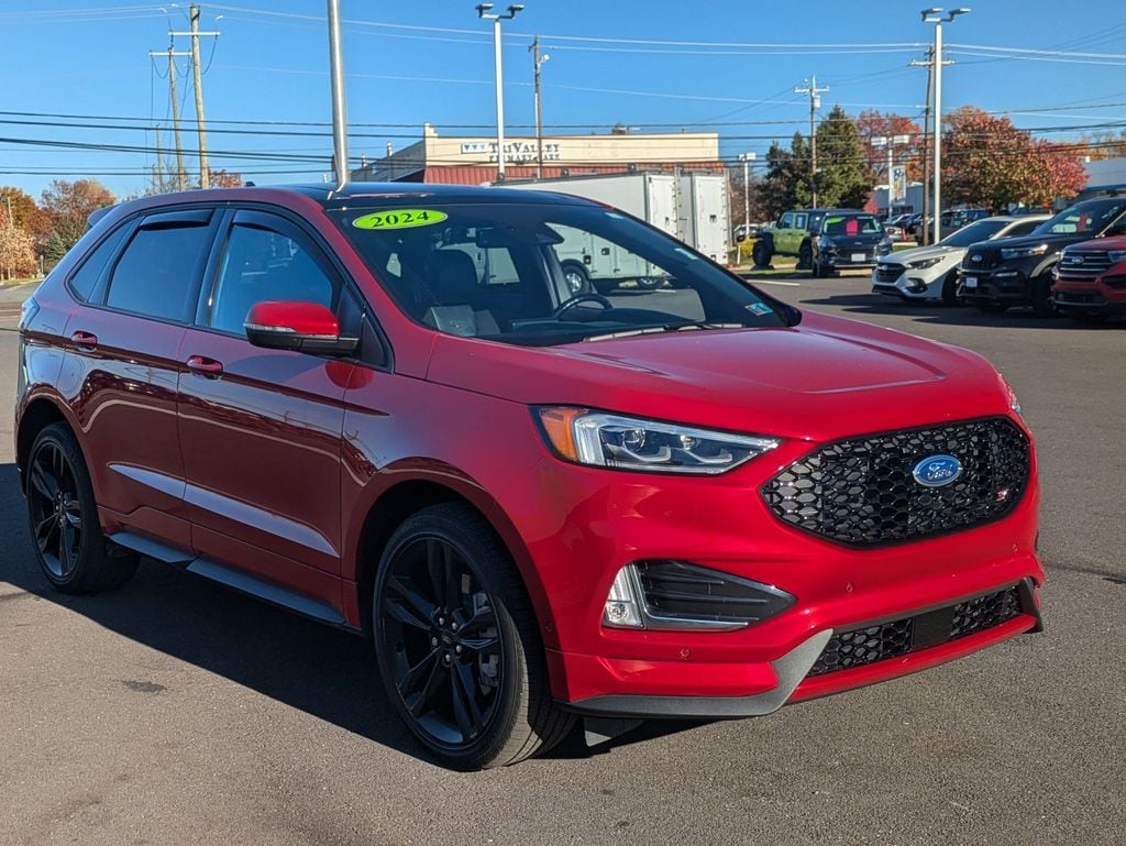 2024 Ford Edge ST photo 3