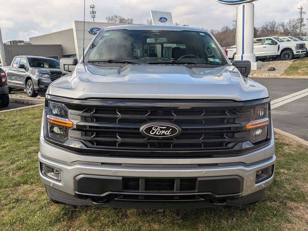 2025 Ford F-150 XLT photo 2