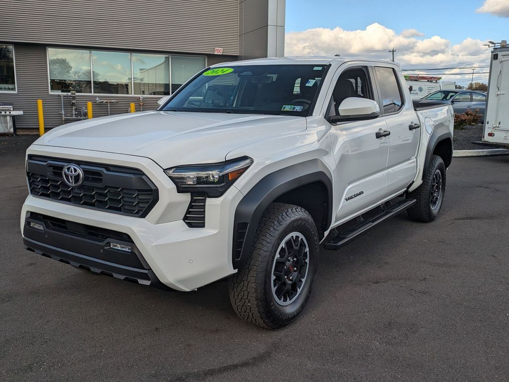 2024 Toyota Tacoma TRD Off-Road Double Cab photo 3