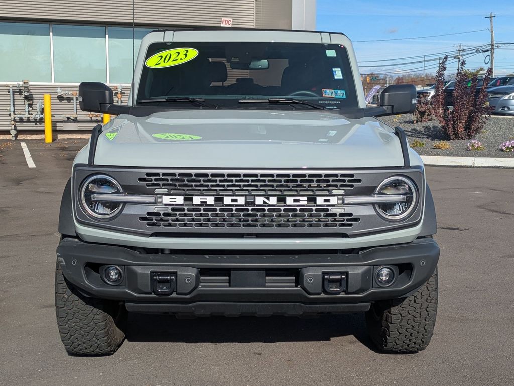 2023 Ford Bronco Badlands photo 2