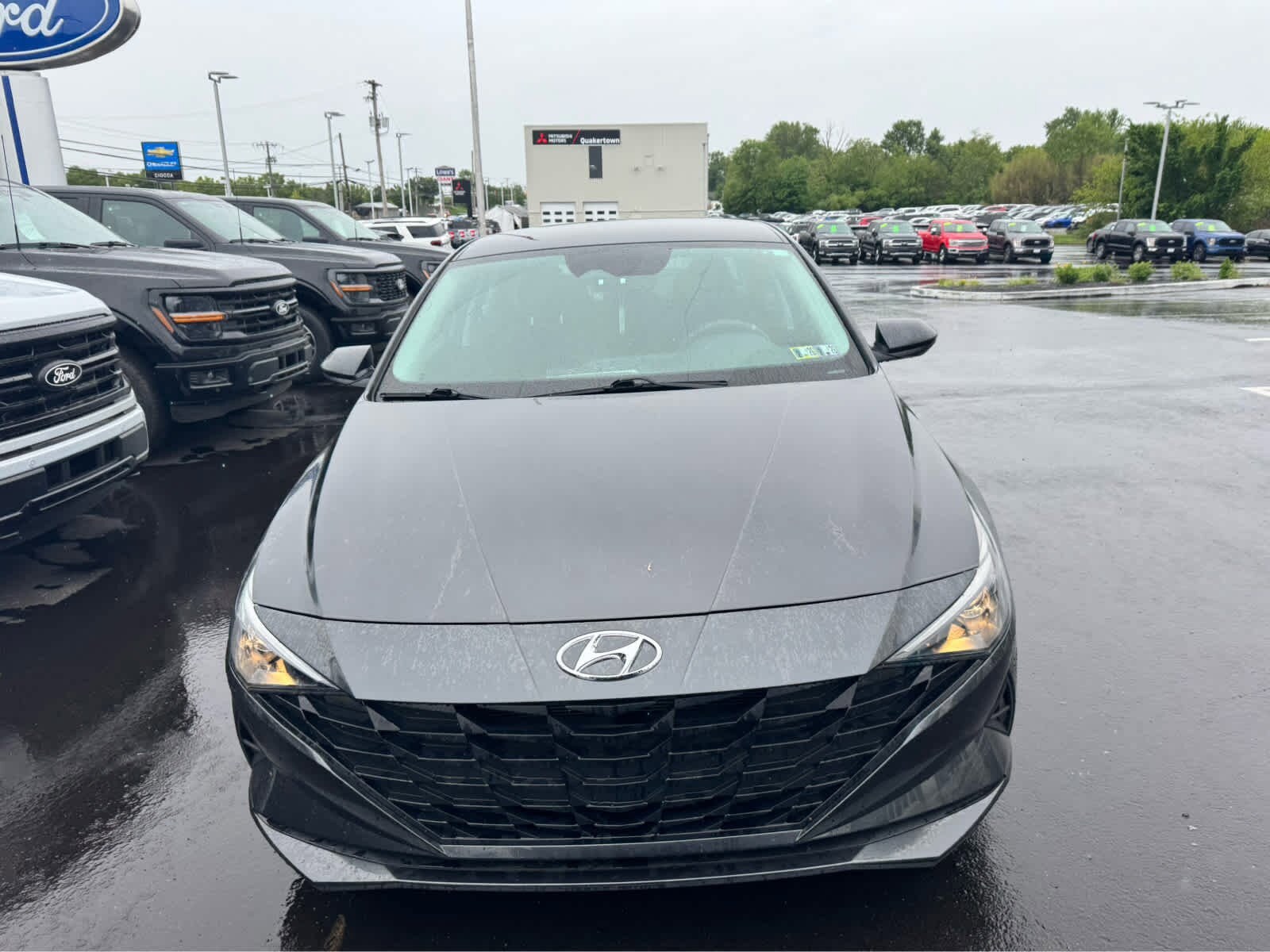 2022 Hyundai Elantra SEL photo 2