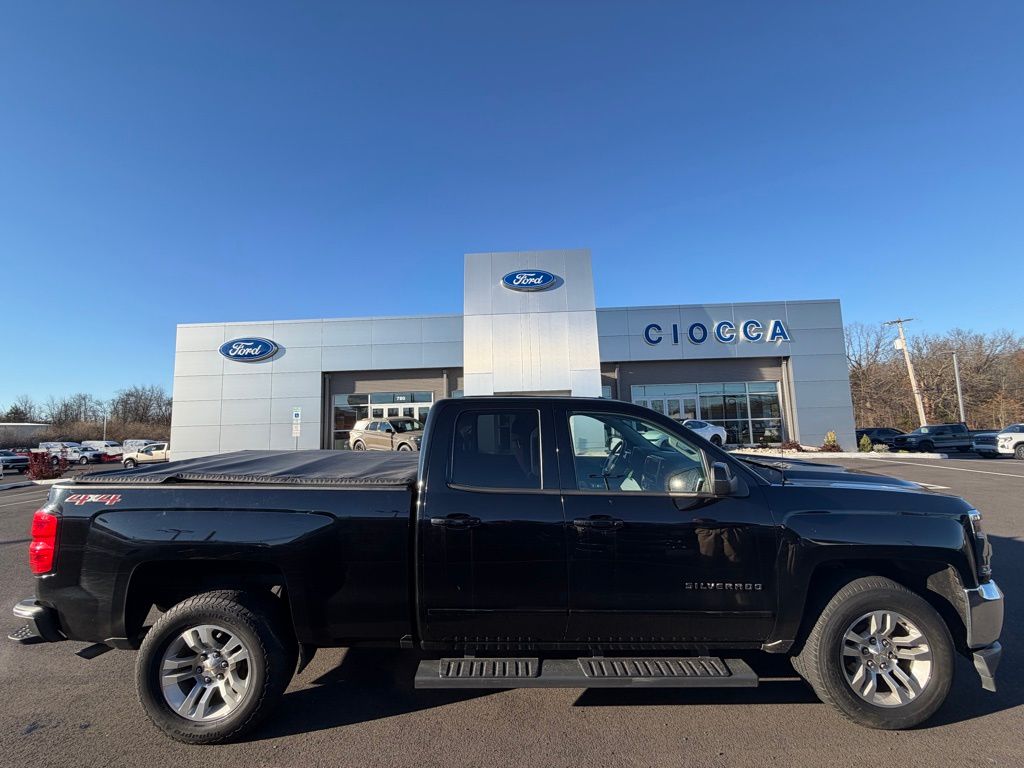 2018 Chevrolet Silverado 1500 LT photo 4