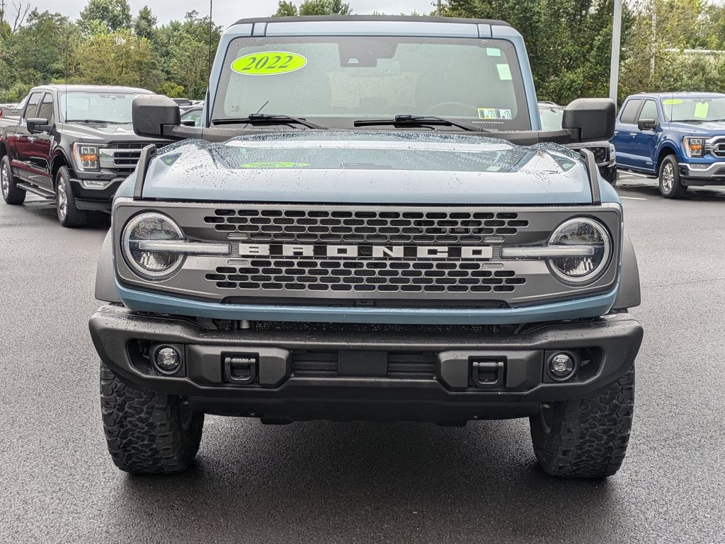 2022 Ford Bronco Badlands photo 2