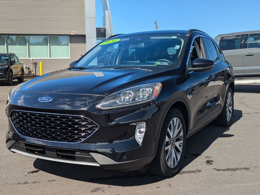 2020 Ford Escape Titanium Hybrid photo 3