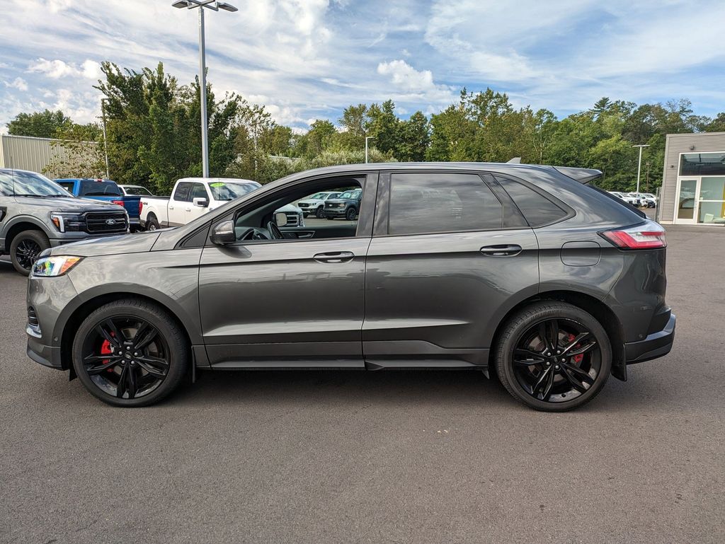 2019 Ford Edge ST photo 2