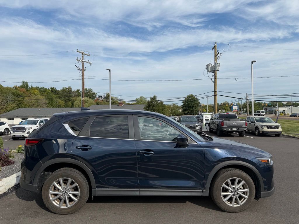 2022 Mazda CX-5 2.5 Select photo 4