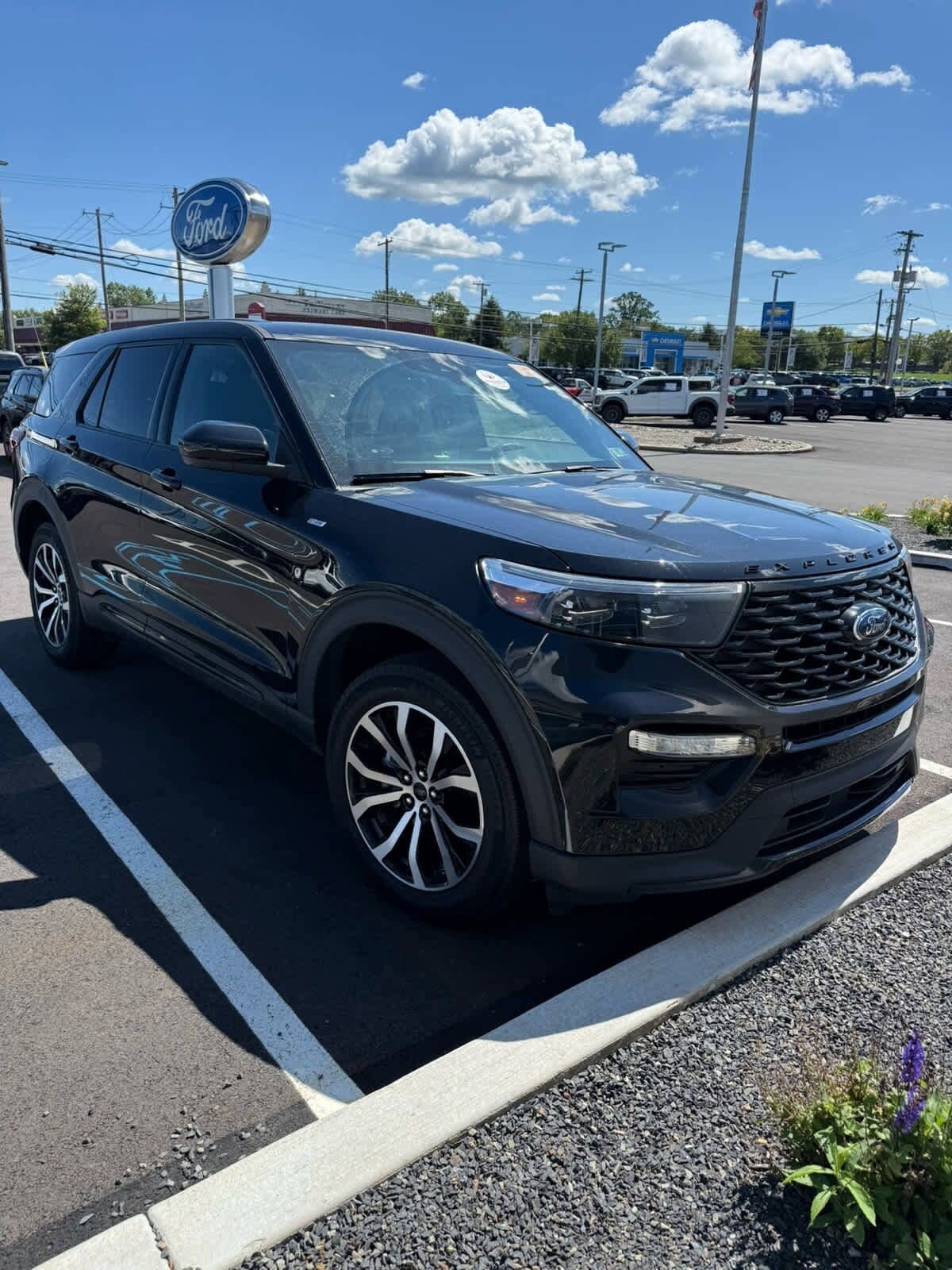 2022 Ford Explorer ST-Line photo 3