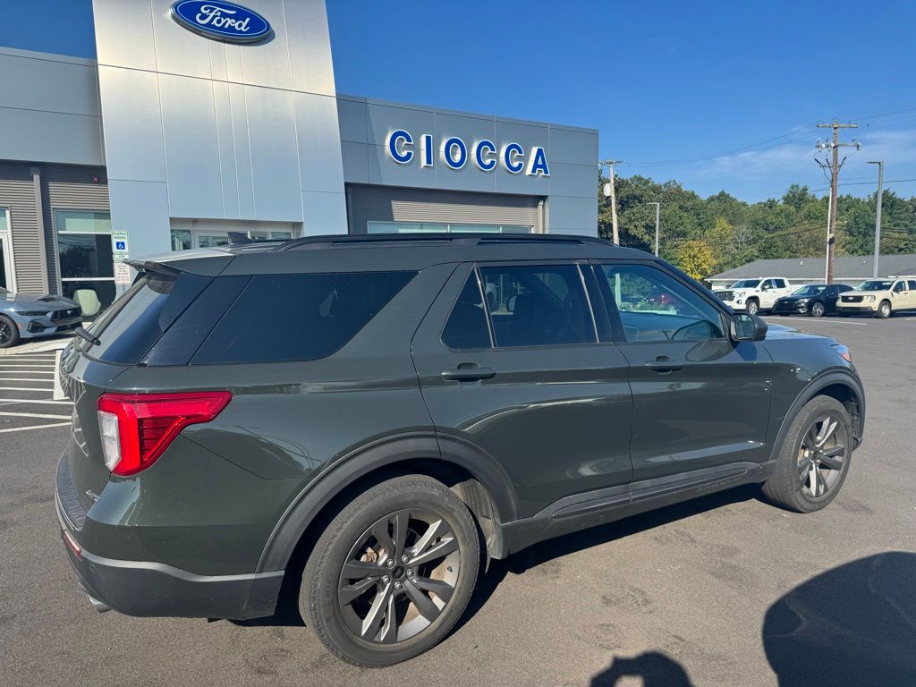 2021 Ford Explorer XLT photo 4