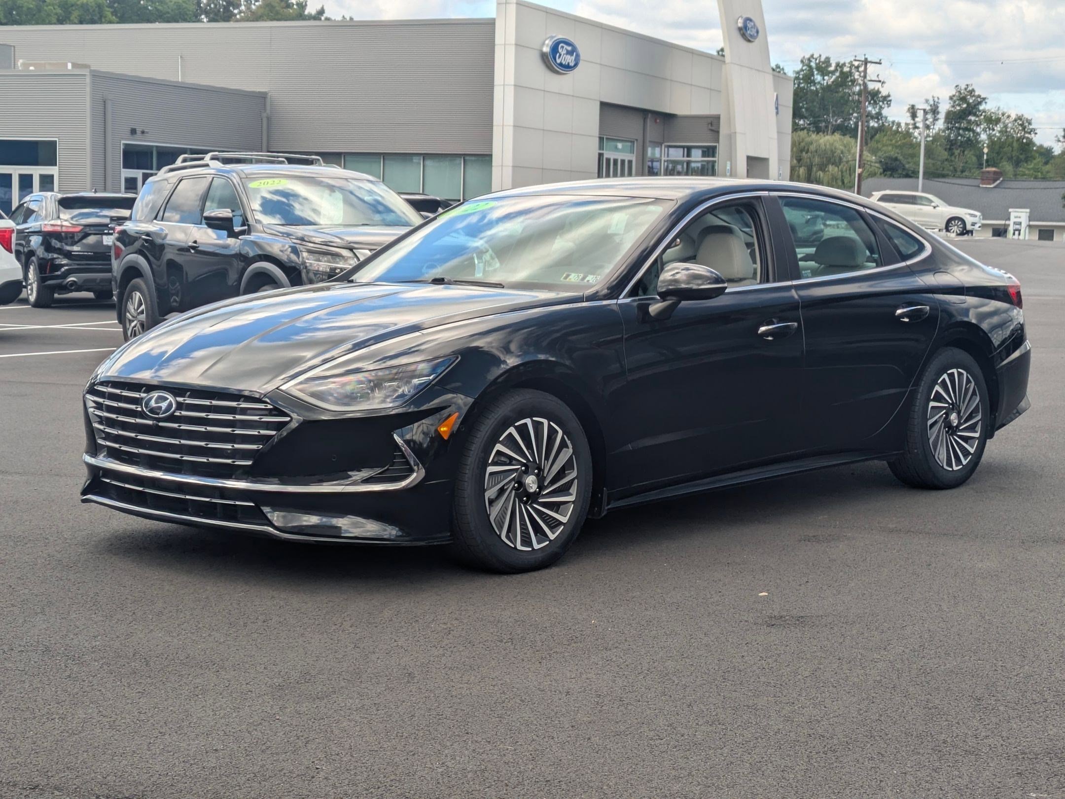 2022 Hyundai Sonata Hybrid Limited photo 3