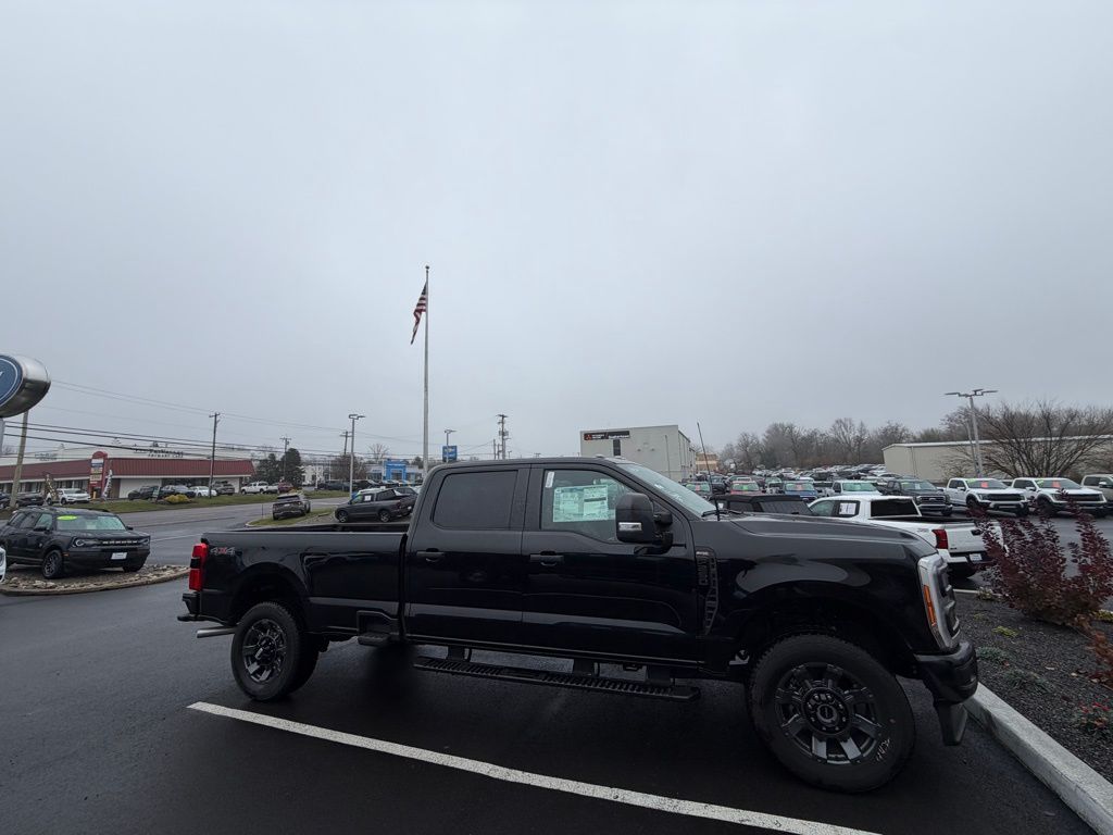 2023 Ford F-250 XL photo 4