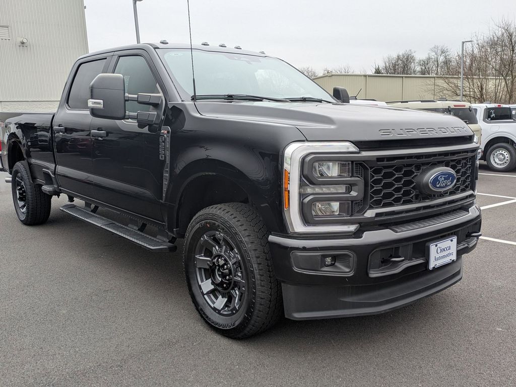 2023 Ford F-250 XL photo 3