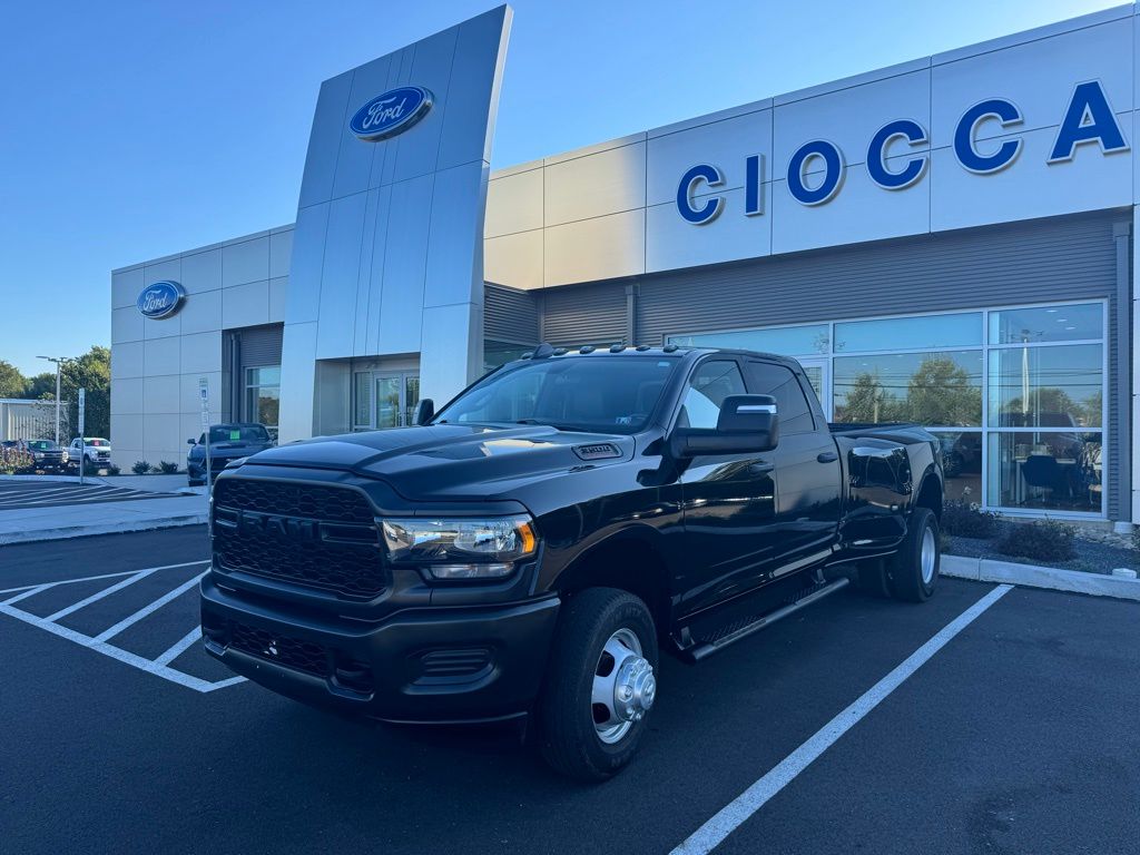 2024 Ram 3500 Tradesman photo 2