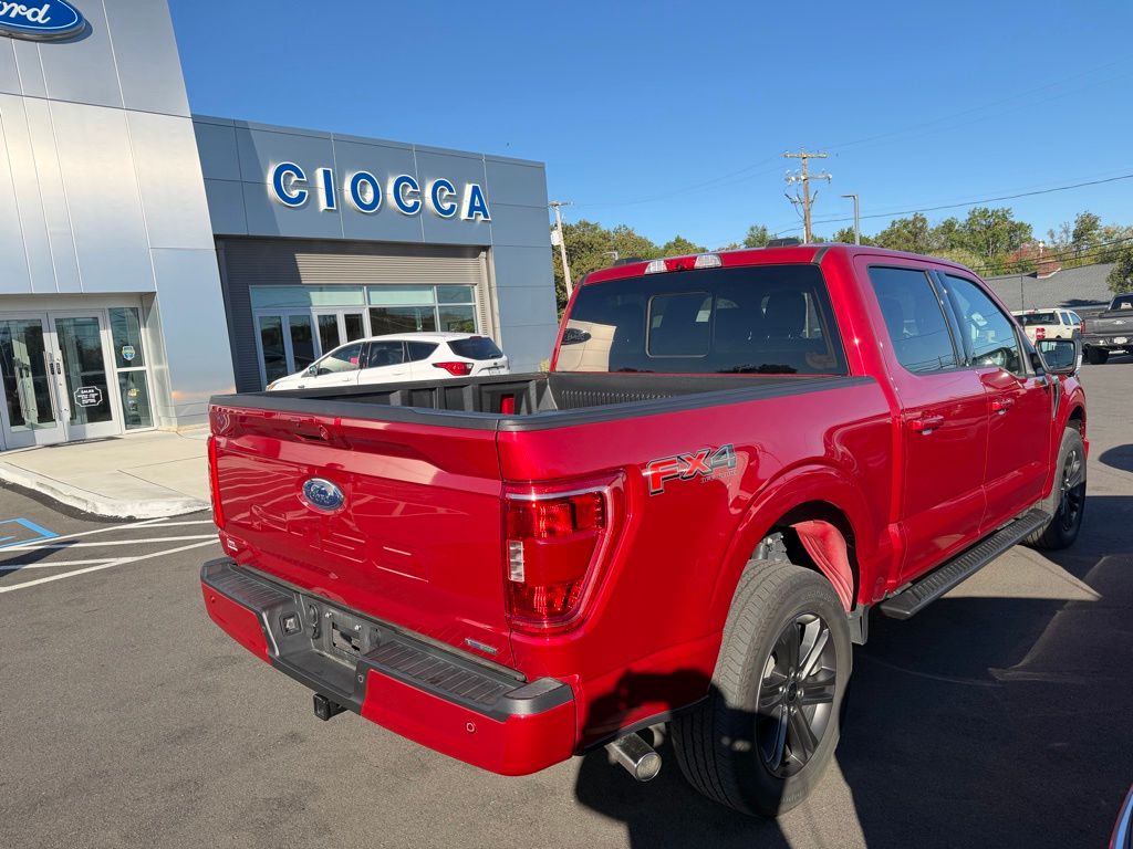 2022 Ford F-150 XLT photo 2