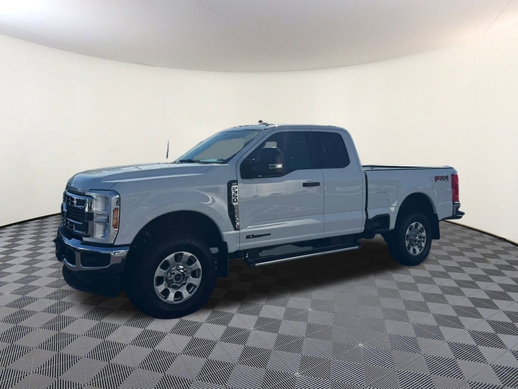 Used 2024 Ford F-350 XLT 4WD SuperCab 6.75 Box Truck Super Cab