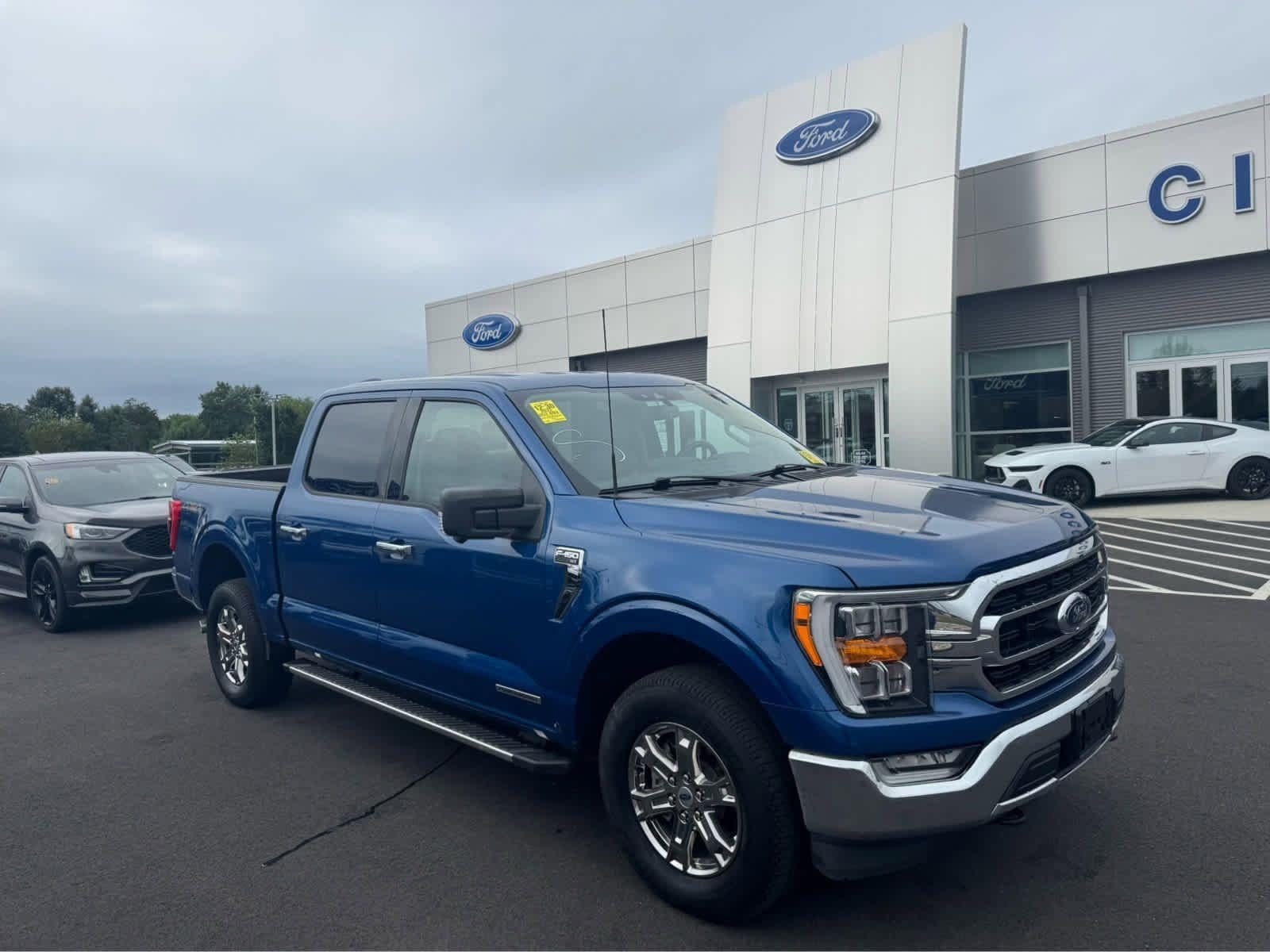2022 Ford F-150 XLT photo 3