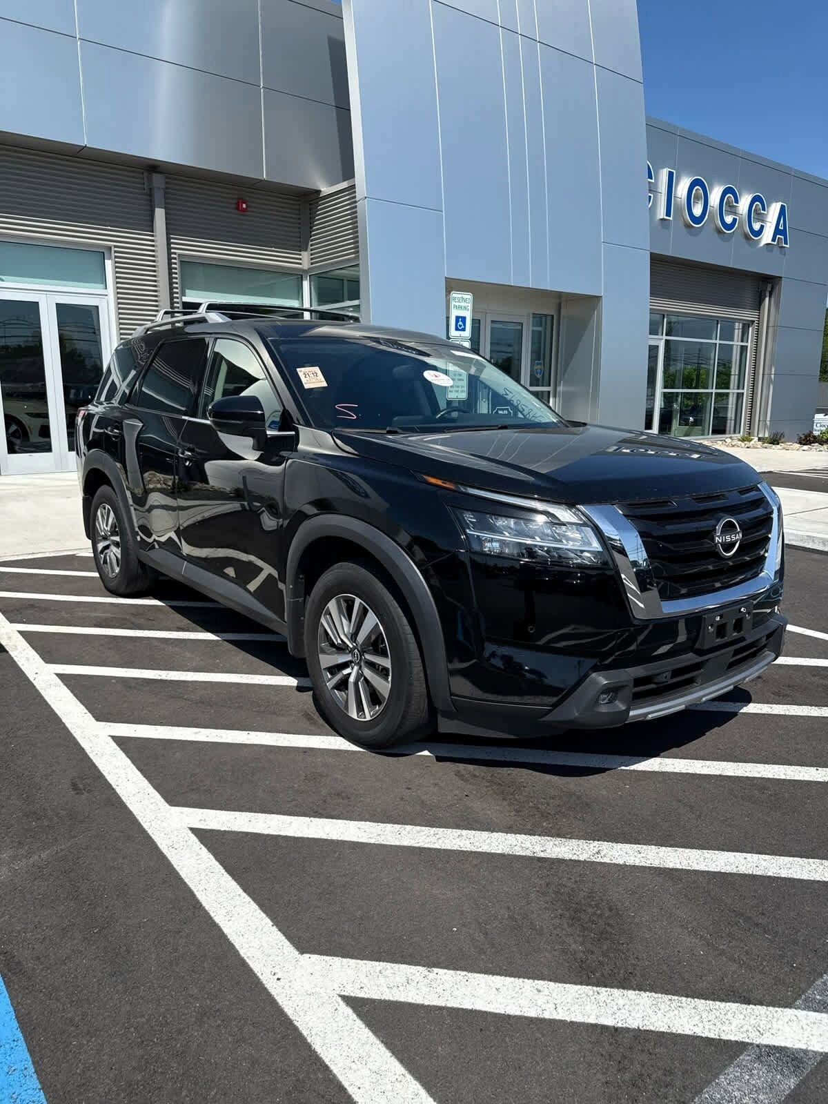 2022 Nissan Pathfinder SL photo 3