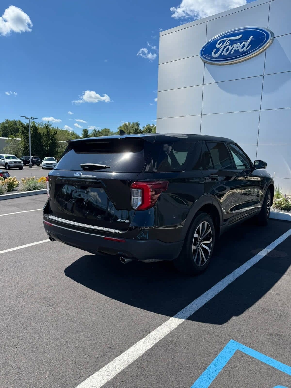 2022 Ford Explorer ST-Line photo 4