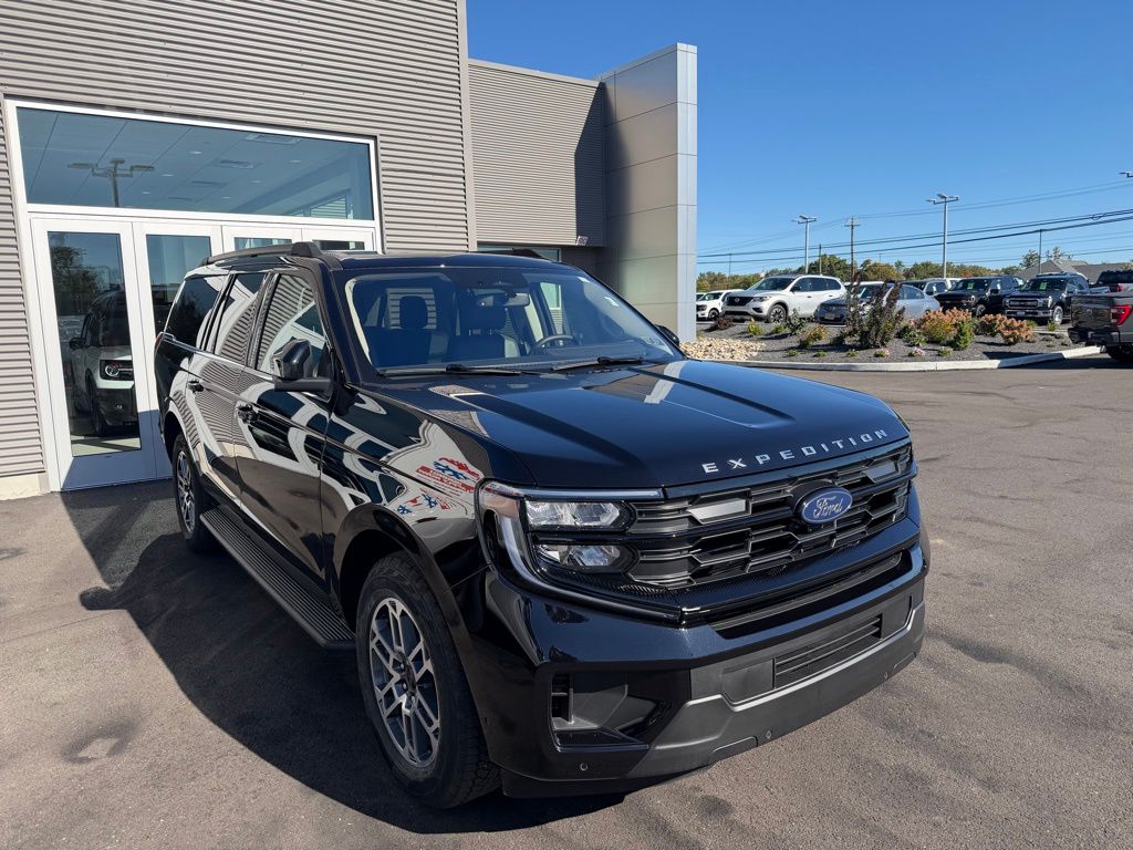 2025 Ford Expedition MAX photo 3