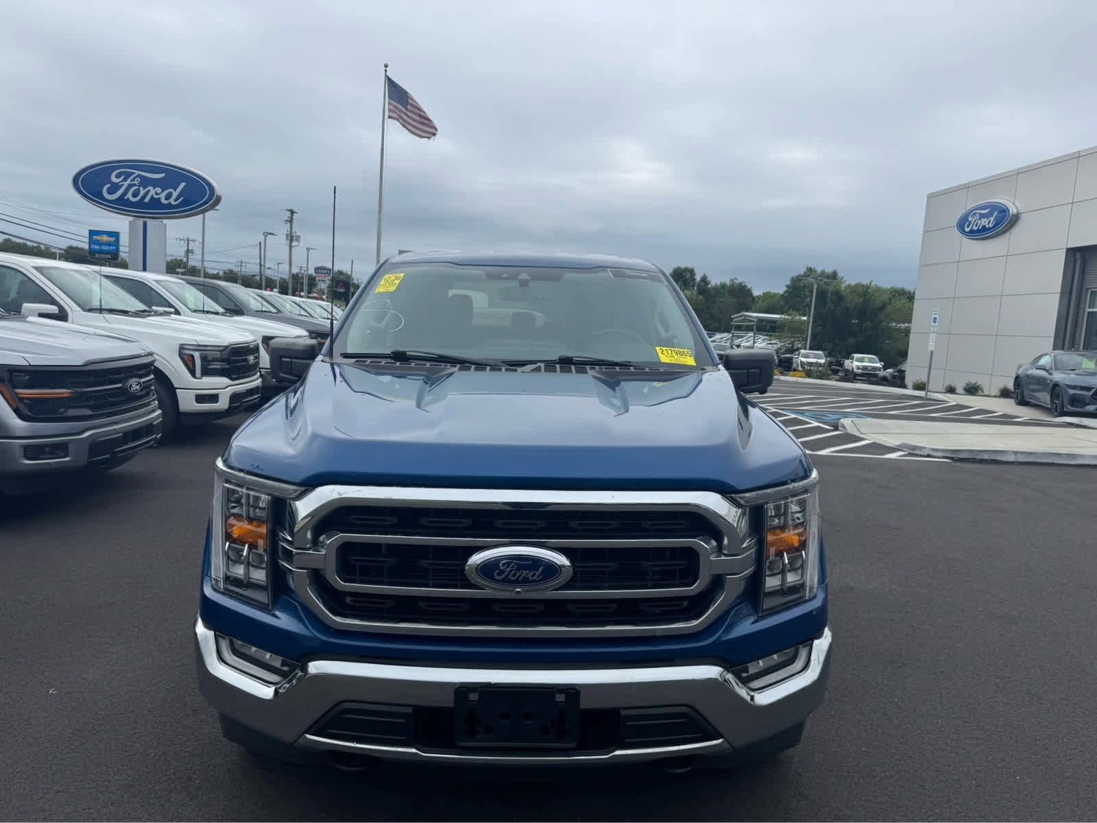 2022 Ford F-150 XLT photo 2