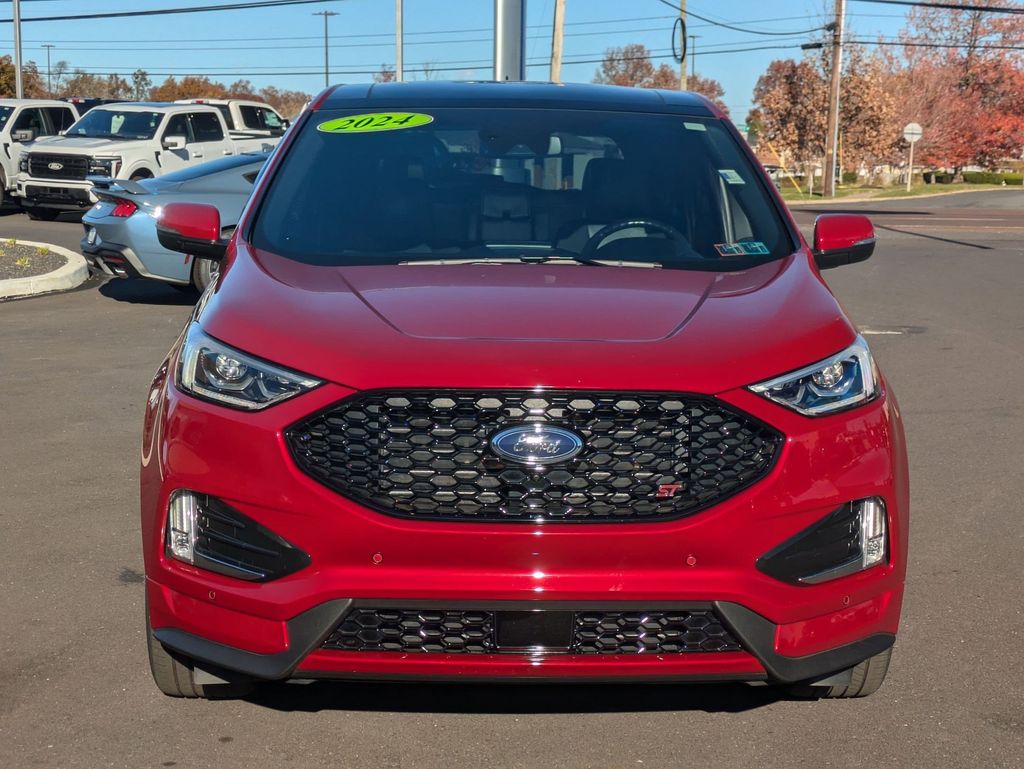 2024 Ford Edge ST photo 2