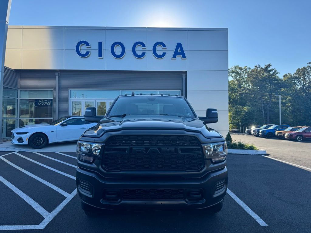 2024 Ram 3500 Tradesman photo 3