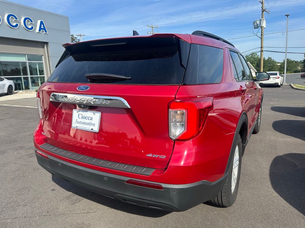 2022 Ford Explorer XLT photo 3