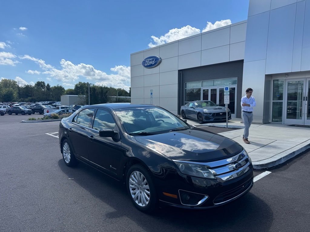 2010 Ford Fusion Hybrid photo 2